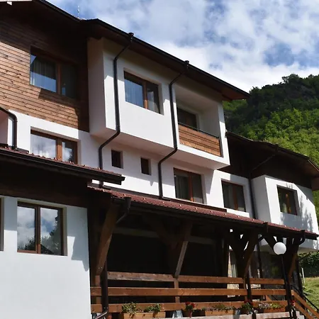 ловна резиденция длс извора 酒店 5*