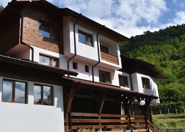 ловна резиденция длс извора 호텔 5*